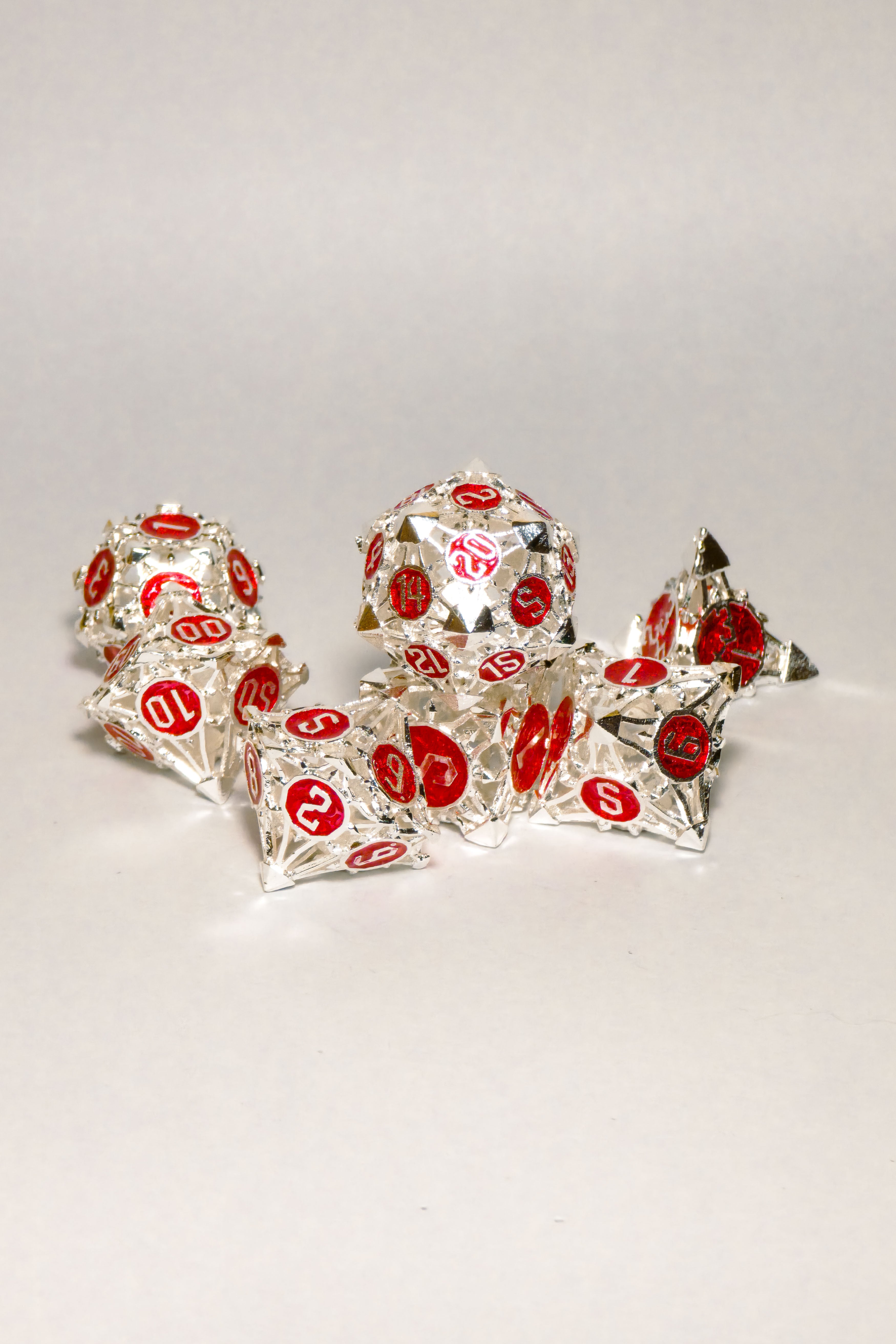 Set de 7 Dados Metálicos: Bright Conquer (Huecos)