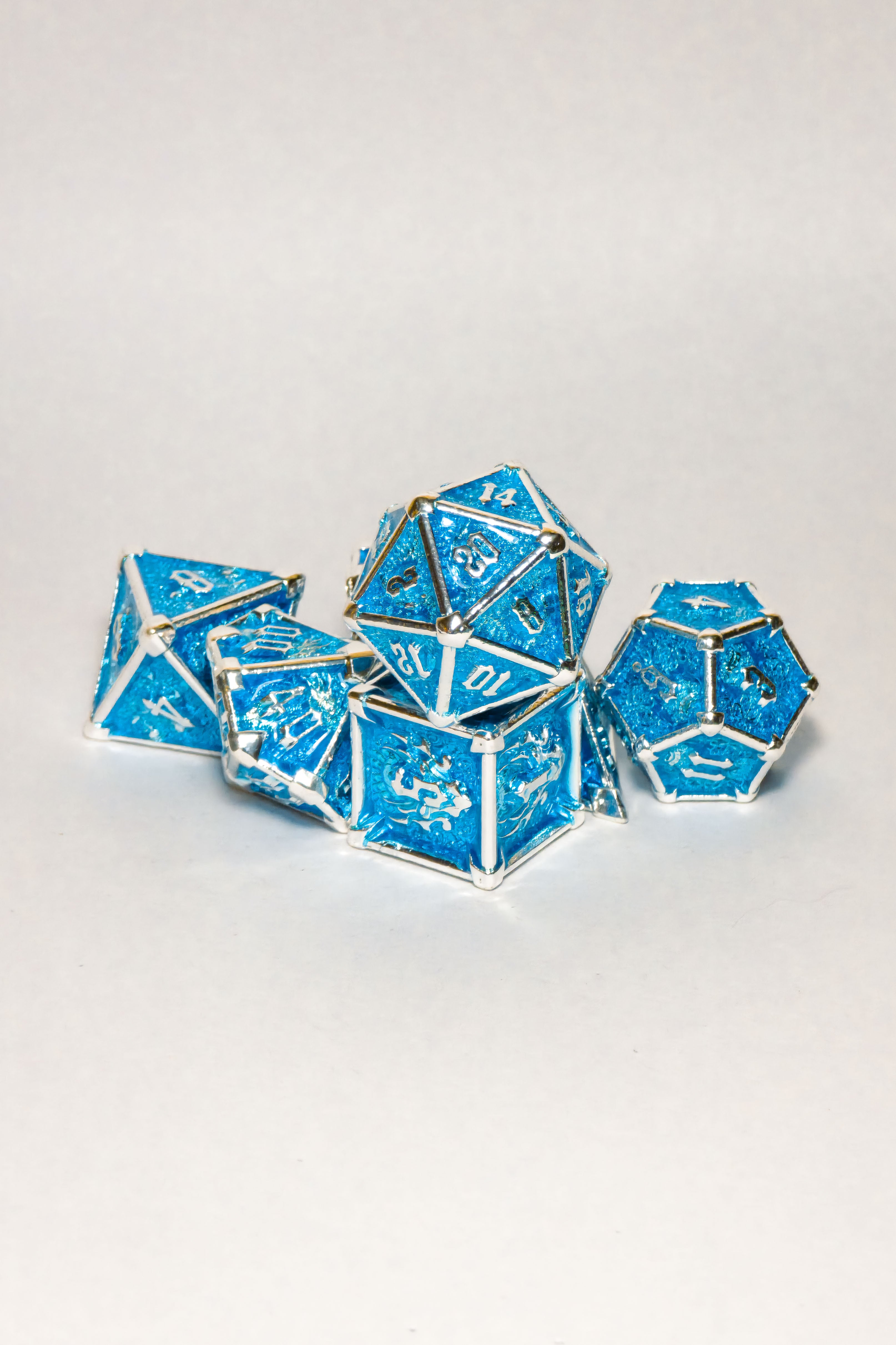 Set de 7 Dados Metálicos: Tótem Demonio