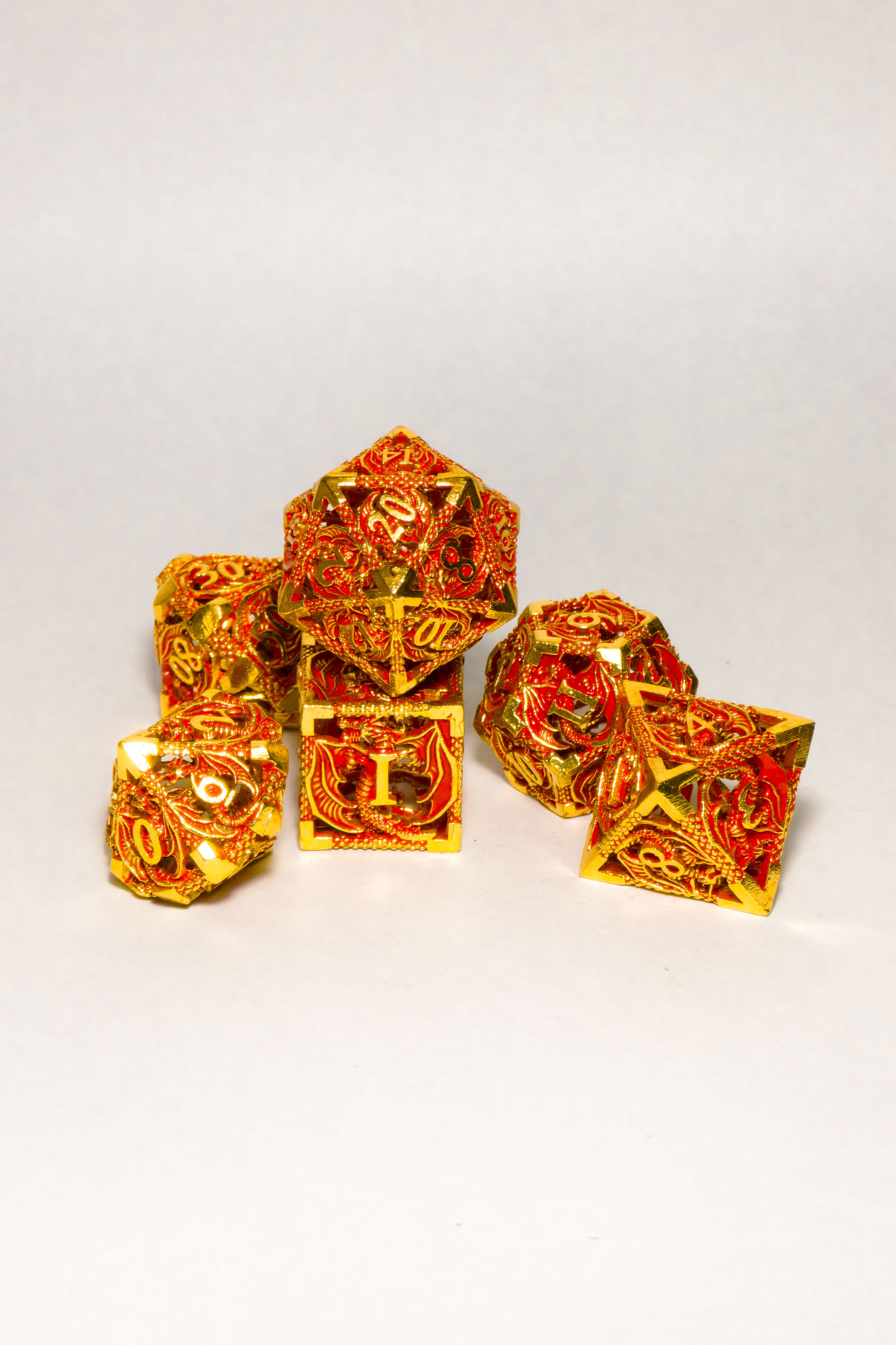 Set de 7 Dados Metálicos: Dragón (Huecos)