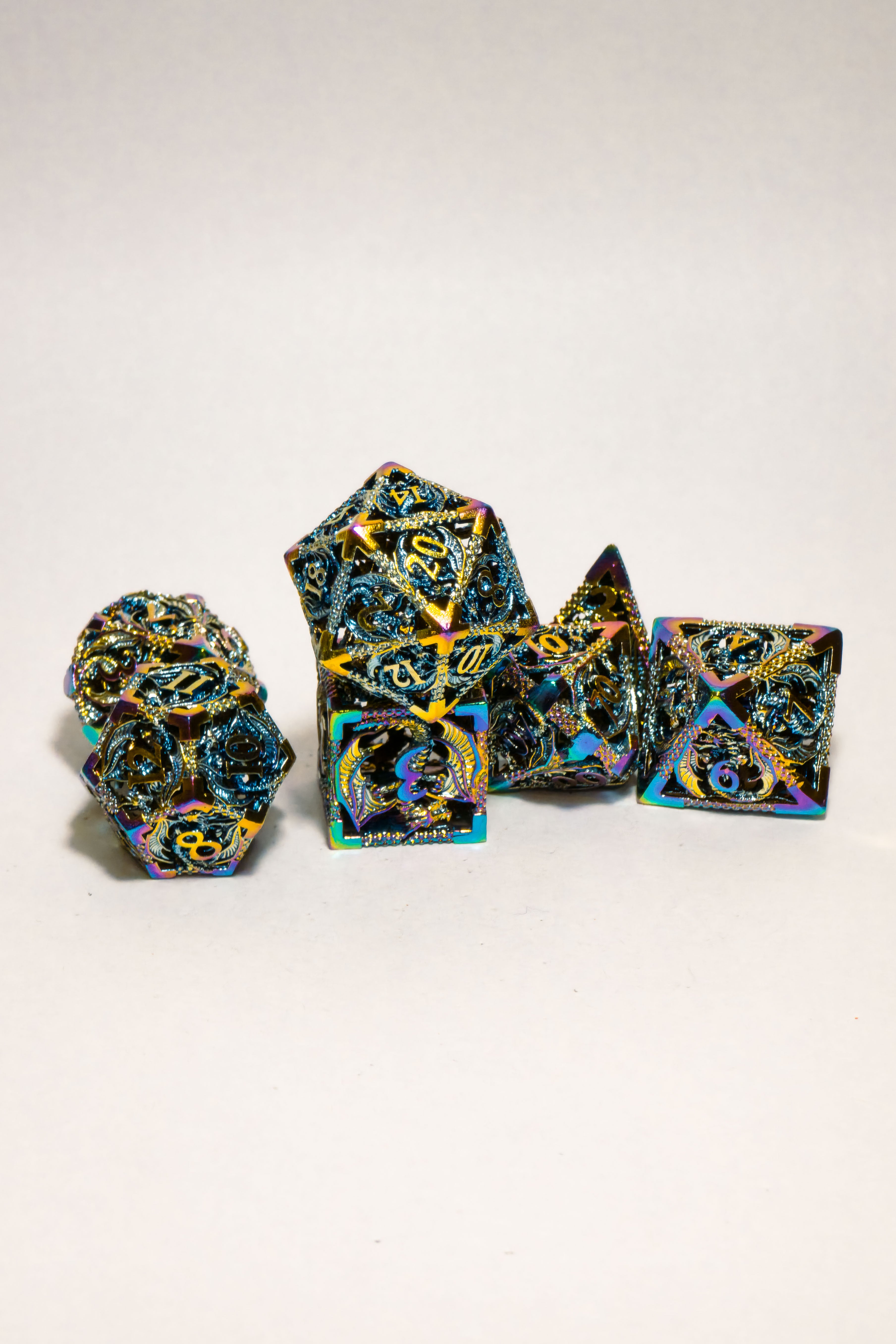 Set de 7 Dados Metálicos: Dragón (Huecos)