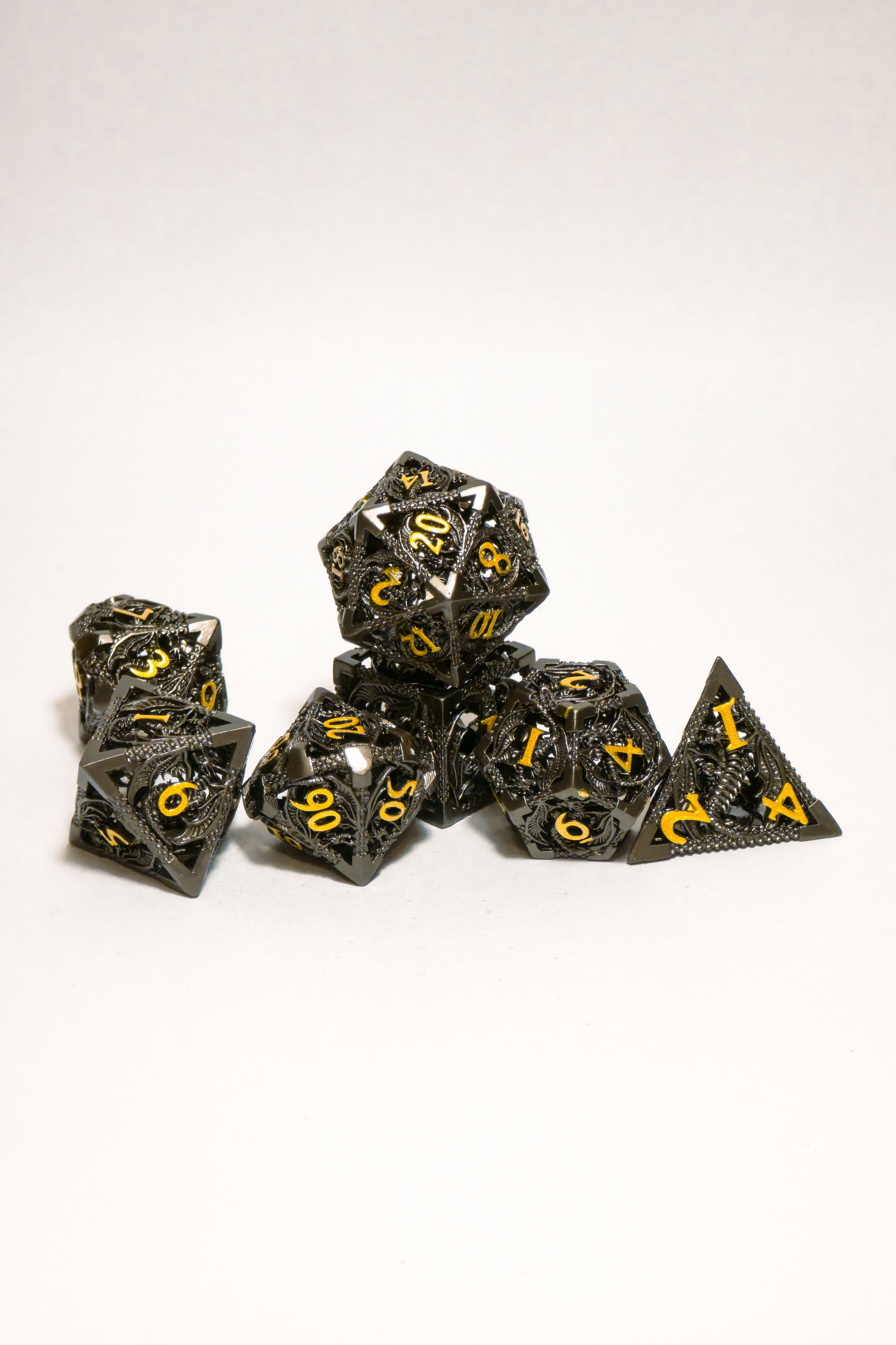 Set de 7 Dados Metálicos: Dragón (Huecos)
