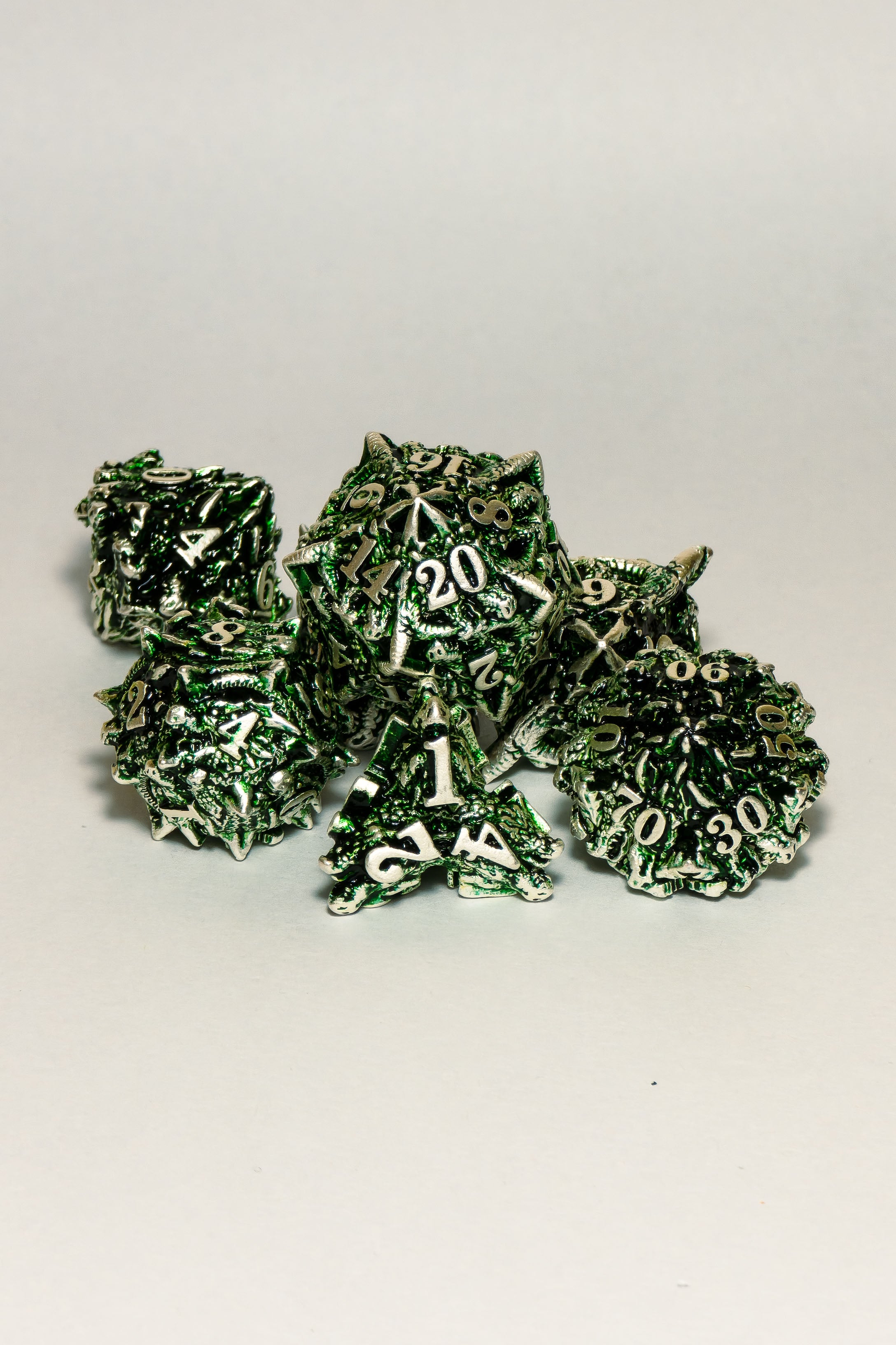 Set de 7 Dados Metálicos: 4Dragons