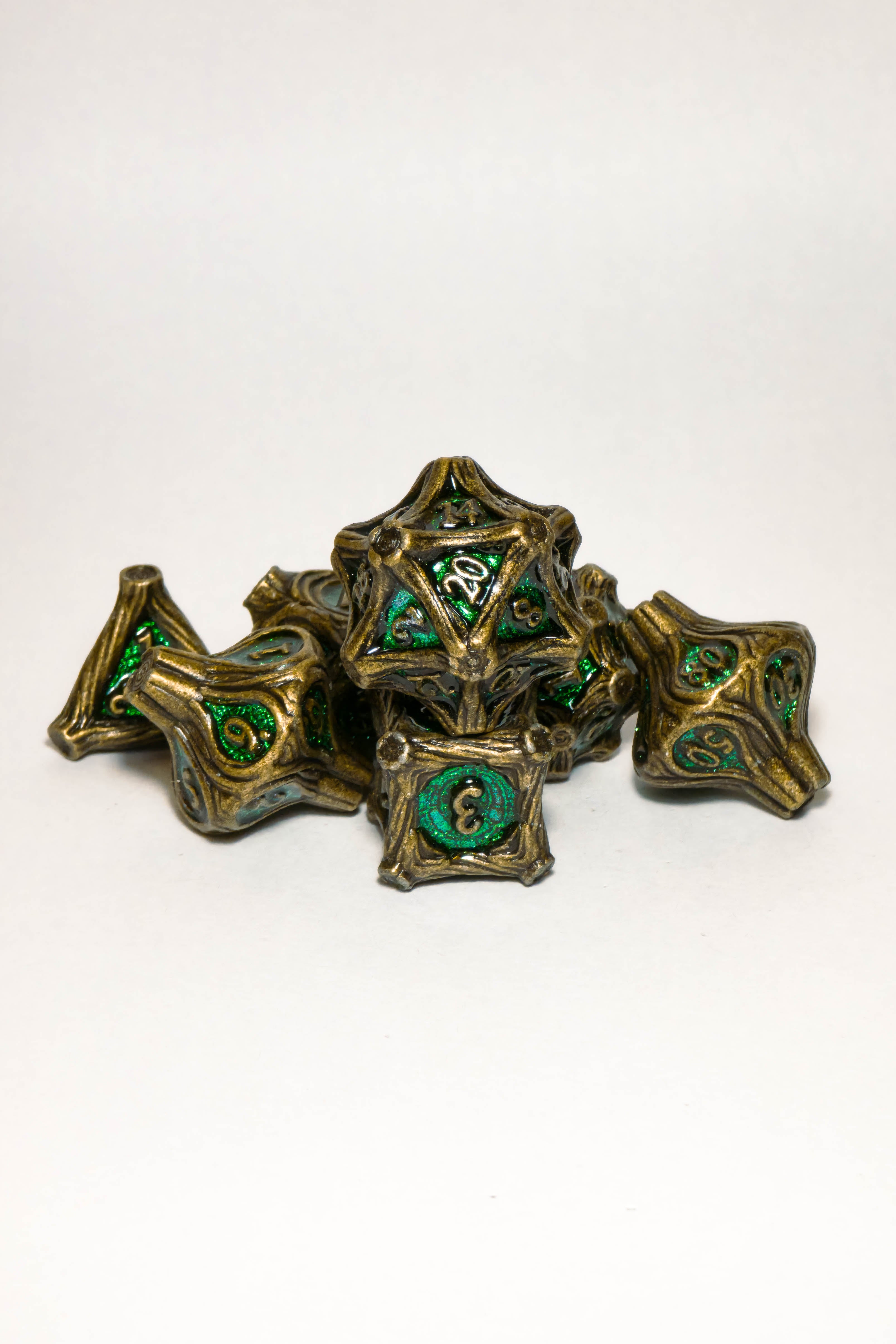 Set de 7 Dados Metálicos: Enraizados