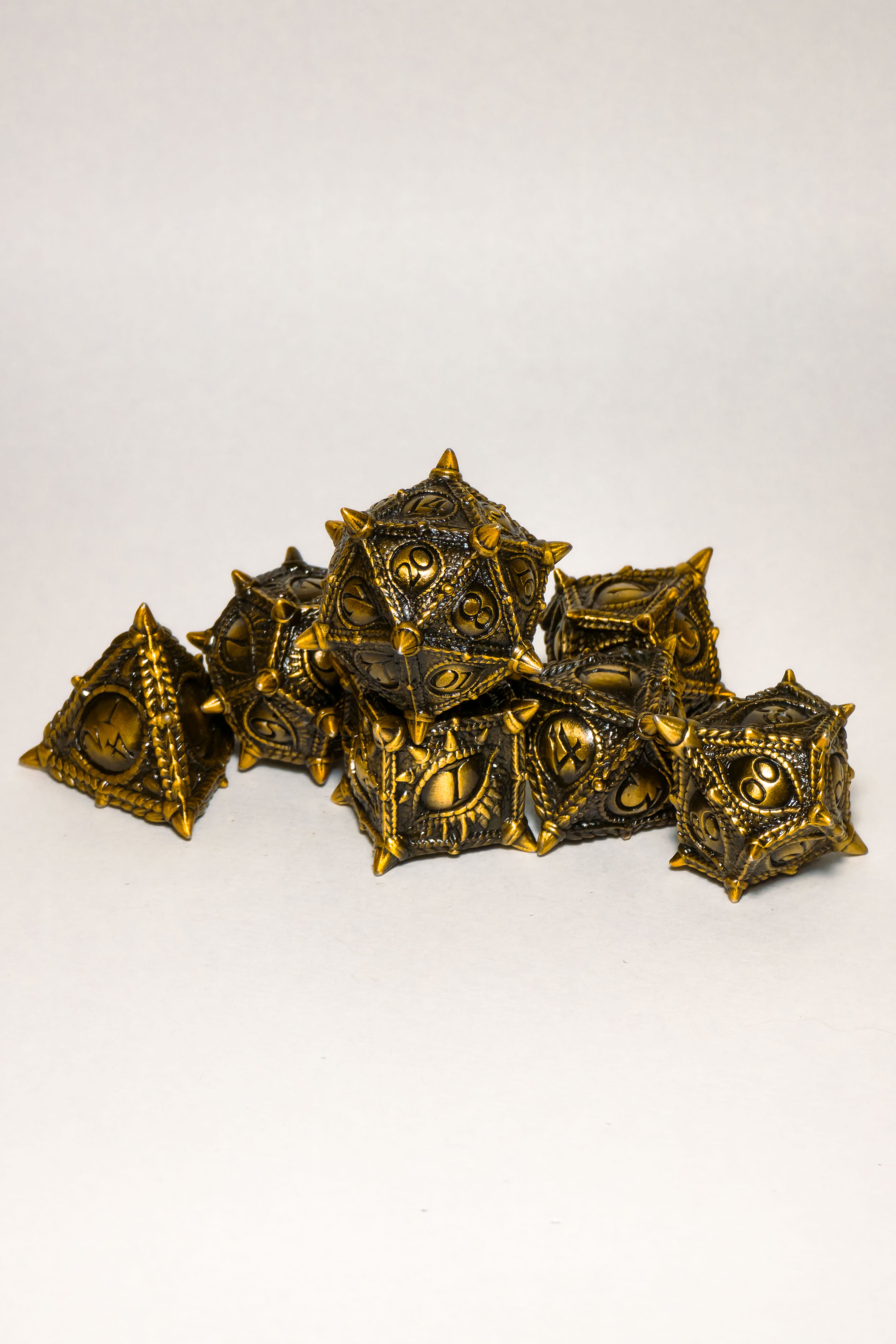Set de 7 Dados Metálicos: Ojo de Dragón
